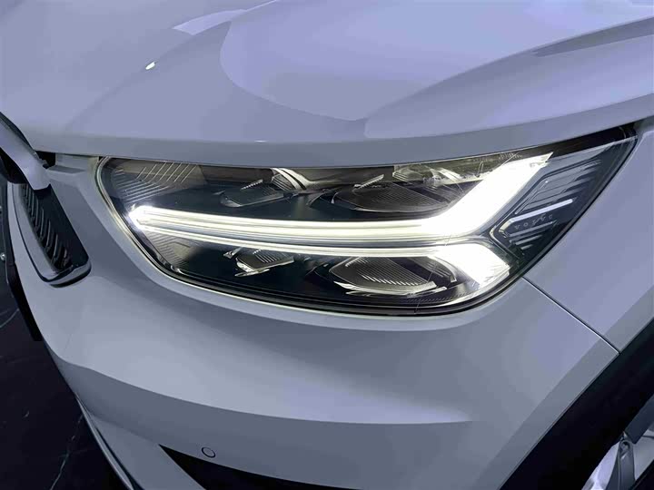 Volvo XC40 2022 T 4 WD — фото 19