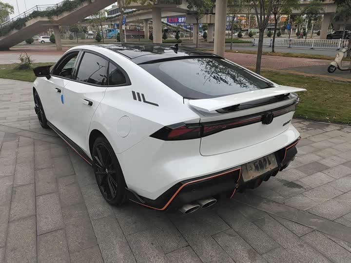 Changan UNI-V 2022 1.5 T — фото 11