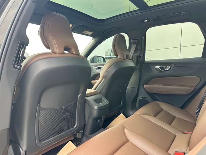 Volvo XC60 2022 B 5 4 WD — фото 10