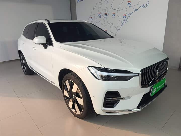 Volvo XC60 Hybrid 2024 T 8 PHEV 4 WD — фото 4