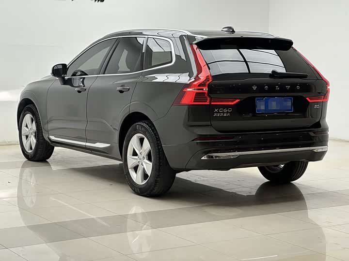 Volvo XC60 2022 B 5 4 WD — фото 22