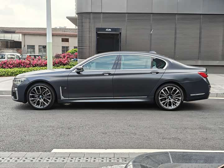 BMW 7-Series 2019 740 Li x Drive M — фото 21