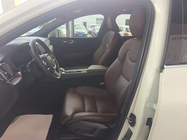 Volvo XC60 Hybrid 2024 T 8 PHEV 4 WD — фото 15