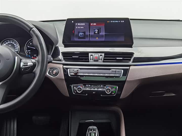 BMW X1 2022 s Drive 25 Li Leading — фото 12