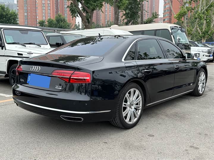 Audi A8 2014 A 8 L 6.3 FSI W 12 quattro Flagship — фото 4