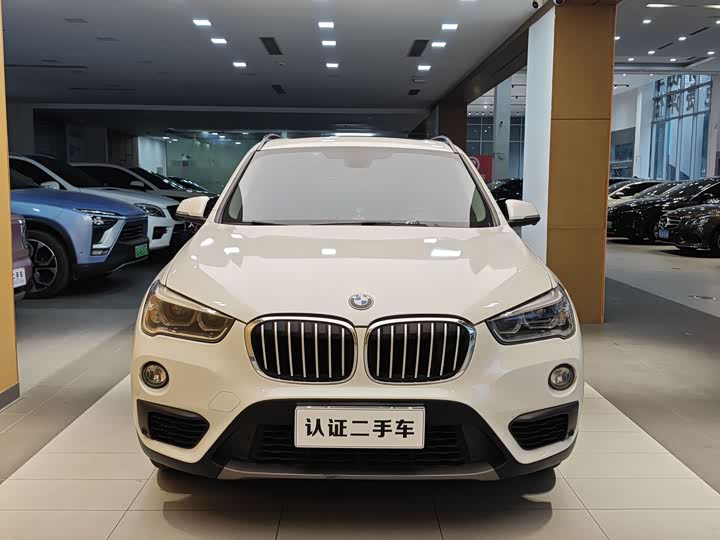 BMW X1 2016 s Drive 18 Li — фото 3