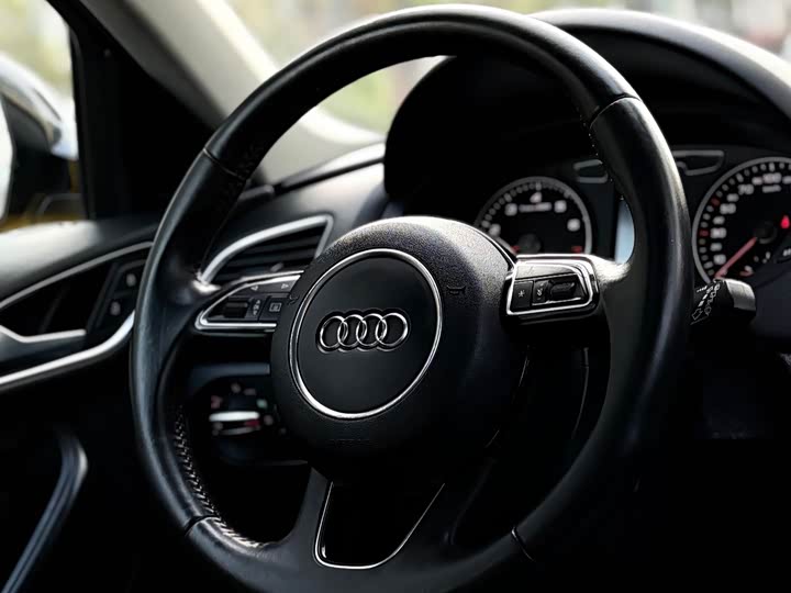 Audi Q3 2017 30 TFSI — фото 8