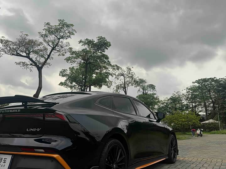 Changan UNI-V 2024 1.5 T Sport — фото 21