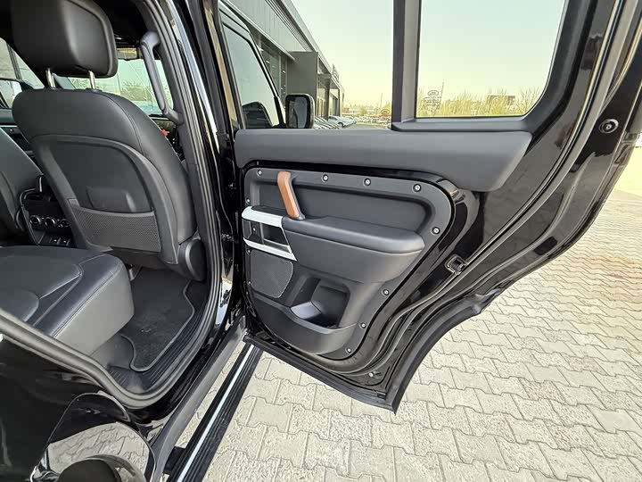 Land Rover Defender — фото 11