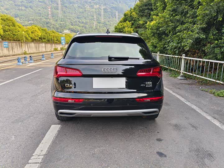 Audi Q5L 40 TFSI базовая — фото 9