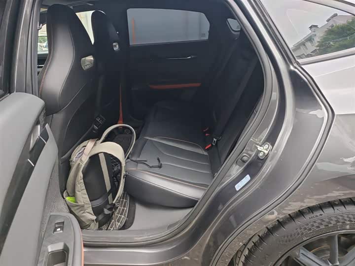 Changan UNI-V 2023 1.5 T Premium — фото 17