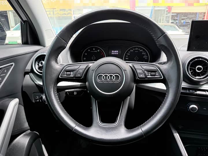 Audi Q2L 2021 35 TFSI — фото 16