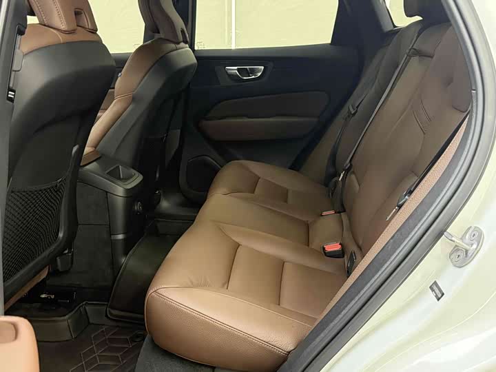 Volvo XC60 Hybrid 2024 T 8 PHEV 4 WD — фото 19