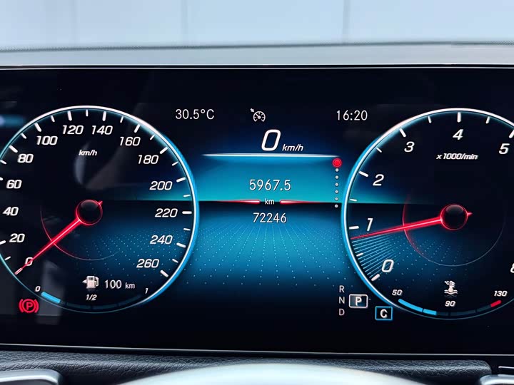 Mercedes-Benz GLB 2021 GLB 200 — фото 23