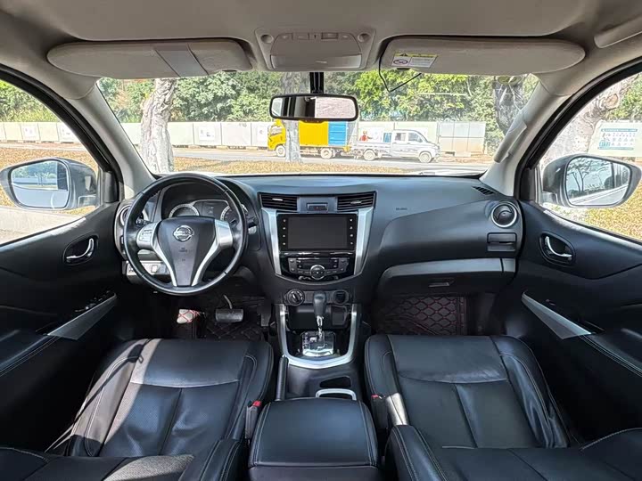 Nissan Navara — фото 15