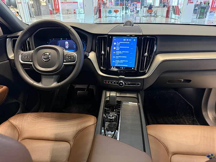 Volvo XC60 2024 B 5 4 WD — фото 13