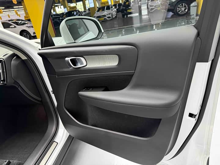 Volvo XC40 2022 T 4 WD — фото 6