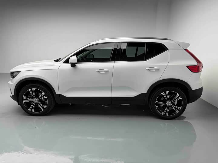 Volvo XC40 2022 T 4 WD — фото 22