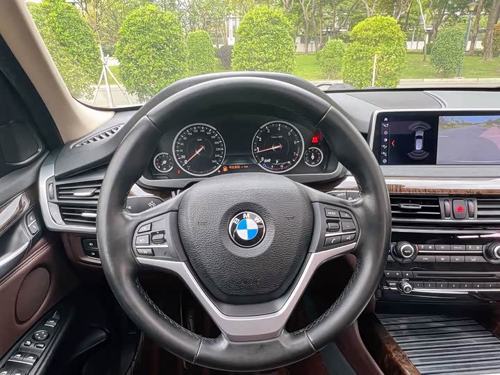 BMW X5 2018 x Drive 28i — фото 5