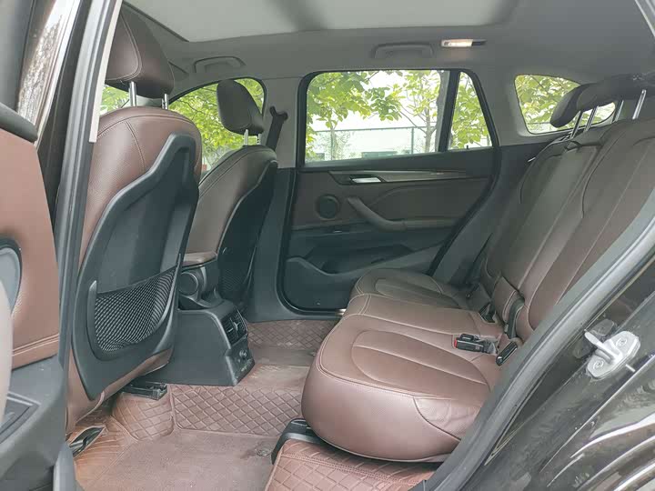 BMW X1 2018 x Drive 20 Li — фото 9