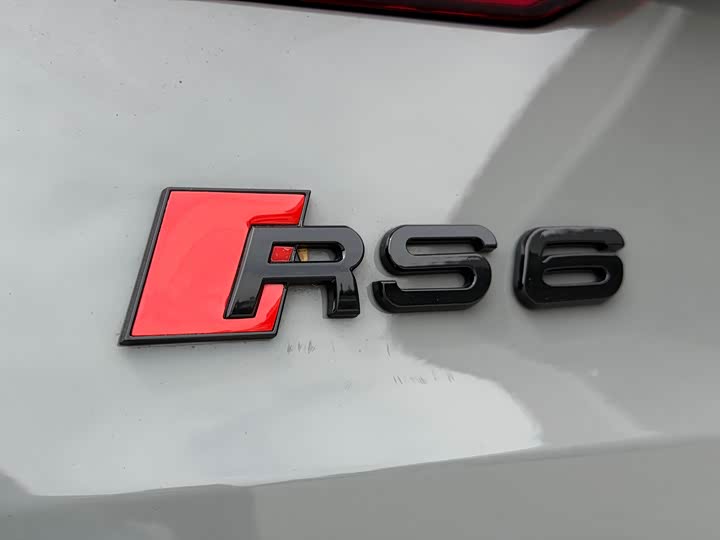 Audi RS 6 2022 RS 6 4.0 T Avant — фото 19