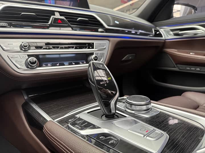 BMW 7-Series 2018 730 Li Leading M — фото 11