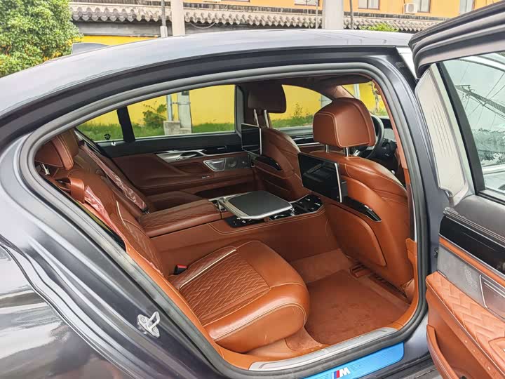 BMW 7-Series 2019 740 Li x Drive M — фото 11