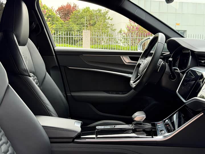 Audi RS 6 2022 RS 6 4.0 T Avant — фото 12