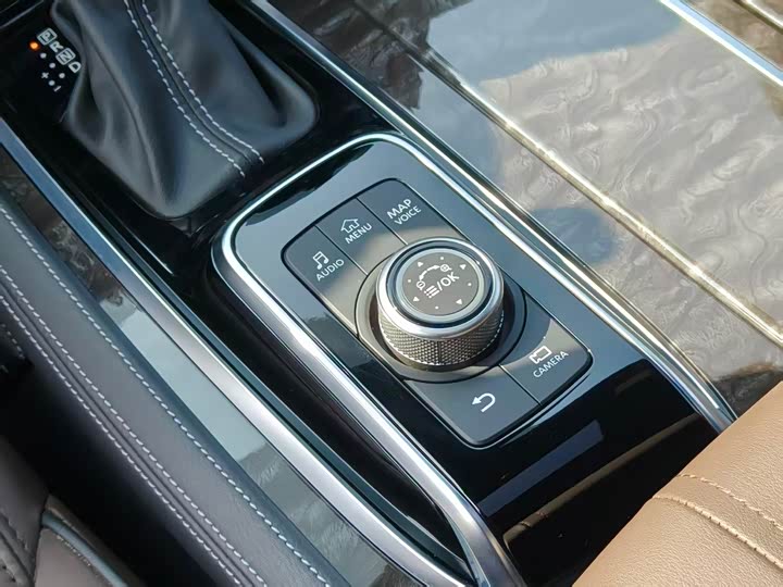 Nissan Patrol — фото 17