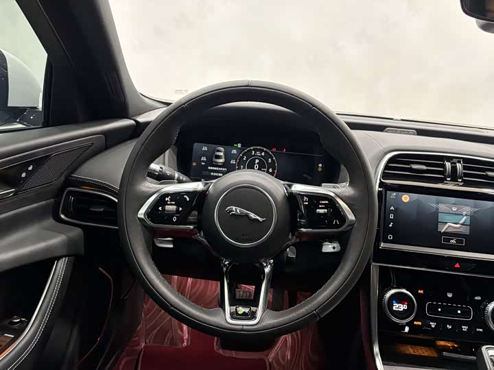 Jaguar XEL 2023 2.0 T 250 PS R-DYNAMIC S — фото 14
