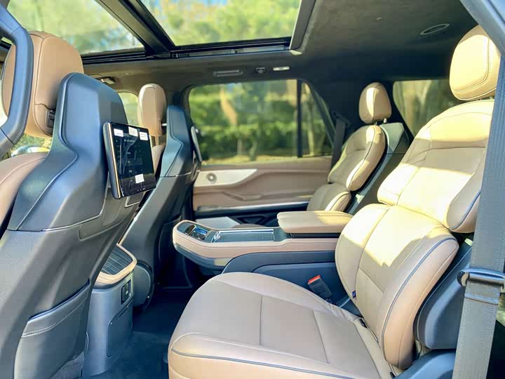 Lincoln Navigator — фото 17