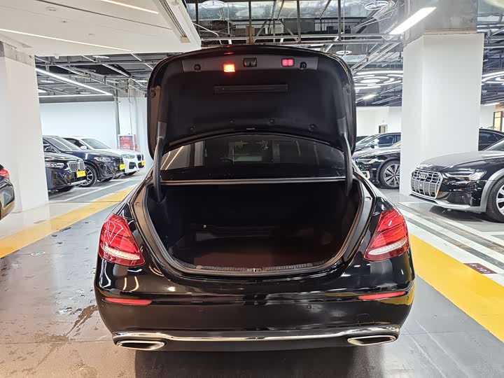 Mercedes-Benz E-Class 2020 E 300 L Luxury — фото 13