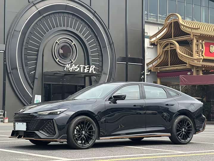 Changan UNI-V 2023 2.0 T — фото 1