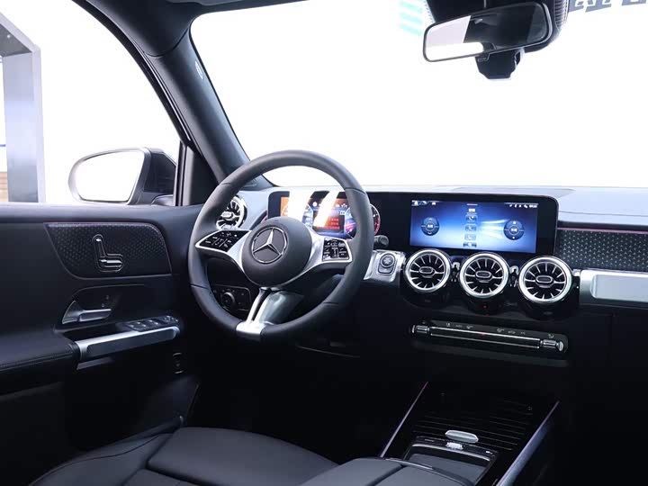 Mercedes-Benz GLB 2025 GLB 220 — фото 14