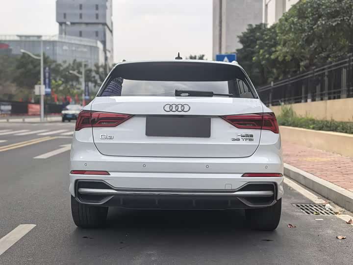 Audi Q3 2022 35 TFSI — фото 3