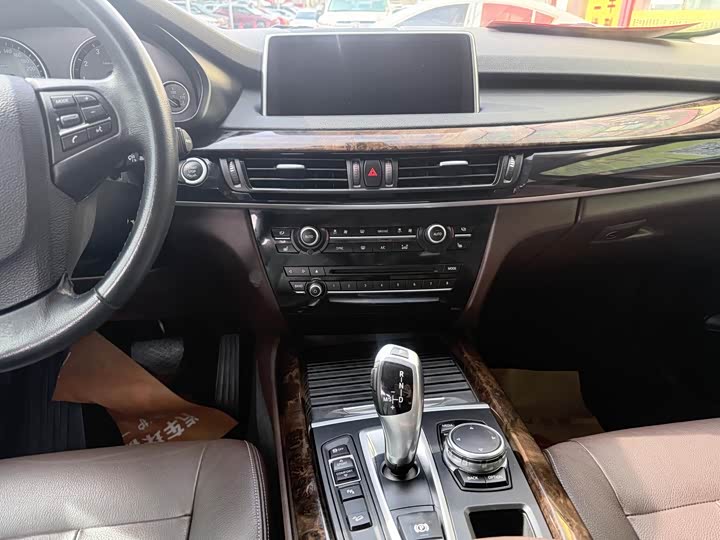 BMW X5 2014 x Drive 35i Leading — фото 11