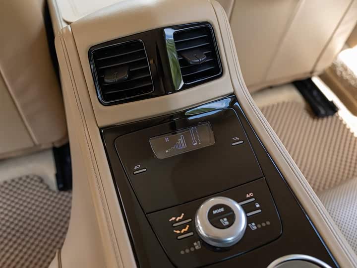Aston Martin Rapide 2017 6.0 L S — фото 22