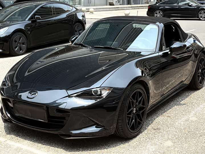 Mazda MX-5 2023 2.0 L — фото 1