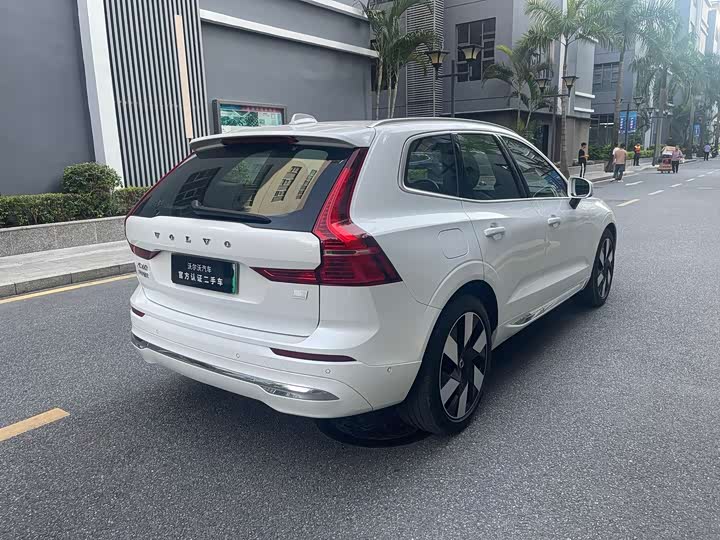 Volvo XC60 Hybrid 2025 Hybrid 4 WD — фото 12
