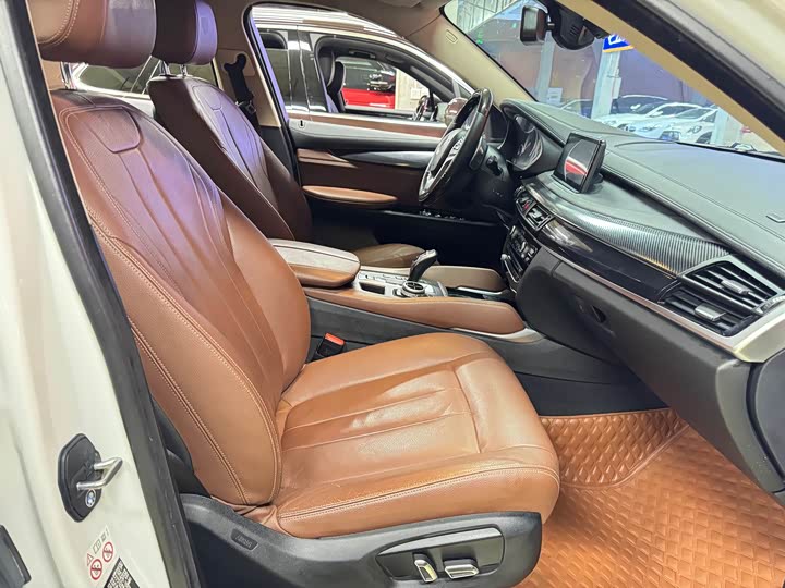 BMW X6 2017 x Drive 35i Leading — фото 9