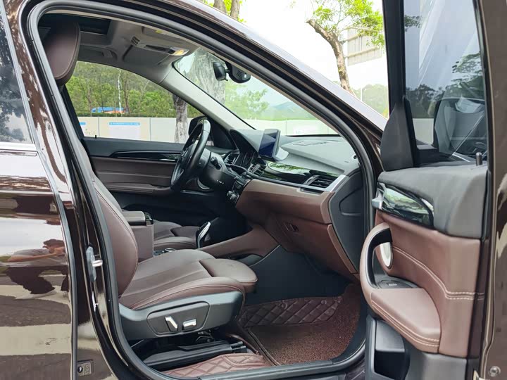 BMW X1 2021 s Drive 25 Li Leading — фото 13