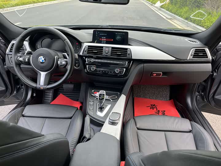 BMW 3-Series 2019 320i M — фото 7