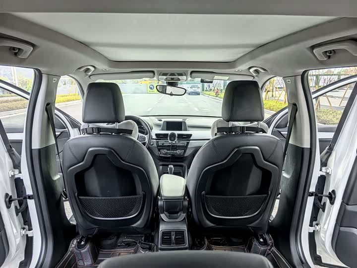 BMW X1 2019 s Drive 20 Li Leading — фото 20