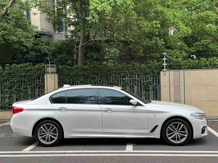 BMW 5-Series 2018 525 Li M — фото 4