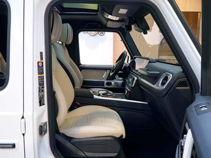 Mercedes-Benz G-Class 2024 G 350 — фото 10