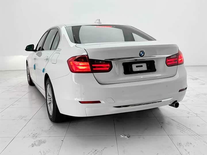 BMW 3 Series 320Li базовая — фото 9