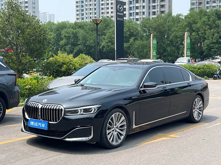 BMW 7-Series 2019 740 Li Leading
