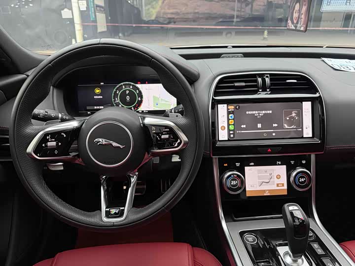 Jaguar XEL 2024 2.0 T 250 PS R-DYNAMIC S — фото 24