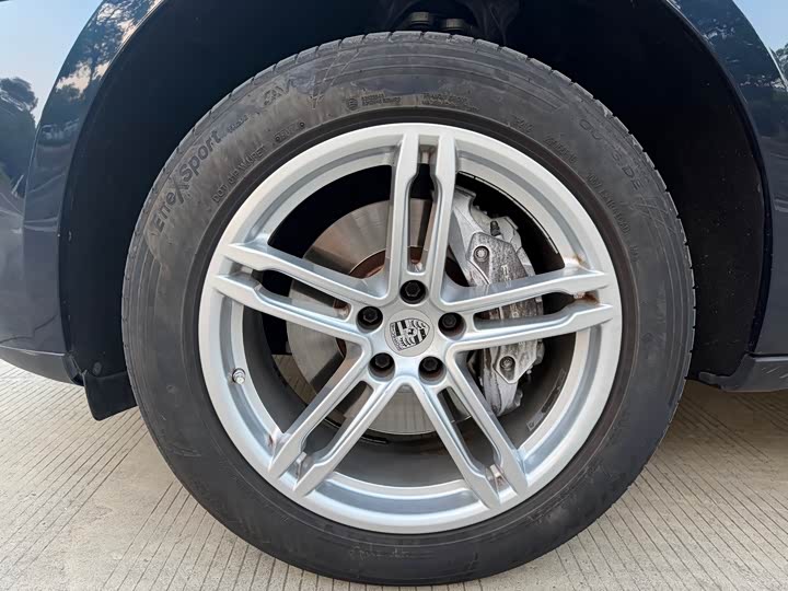 Porsche Macan 2023 Macan 2.0 T — фото 18
