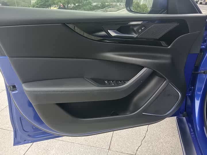 Jaguar XEL 2020 2.0 T 250 PS SE — фото 14